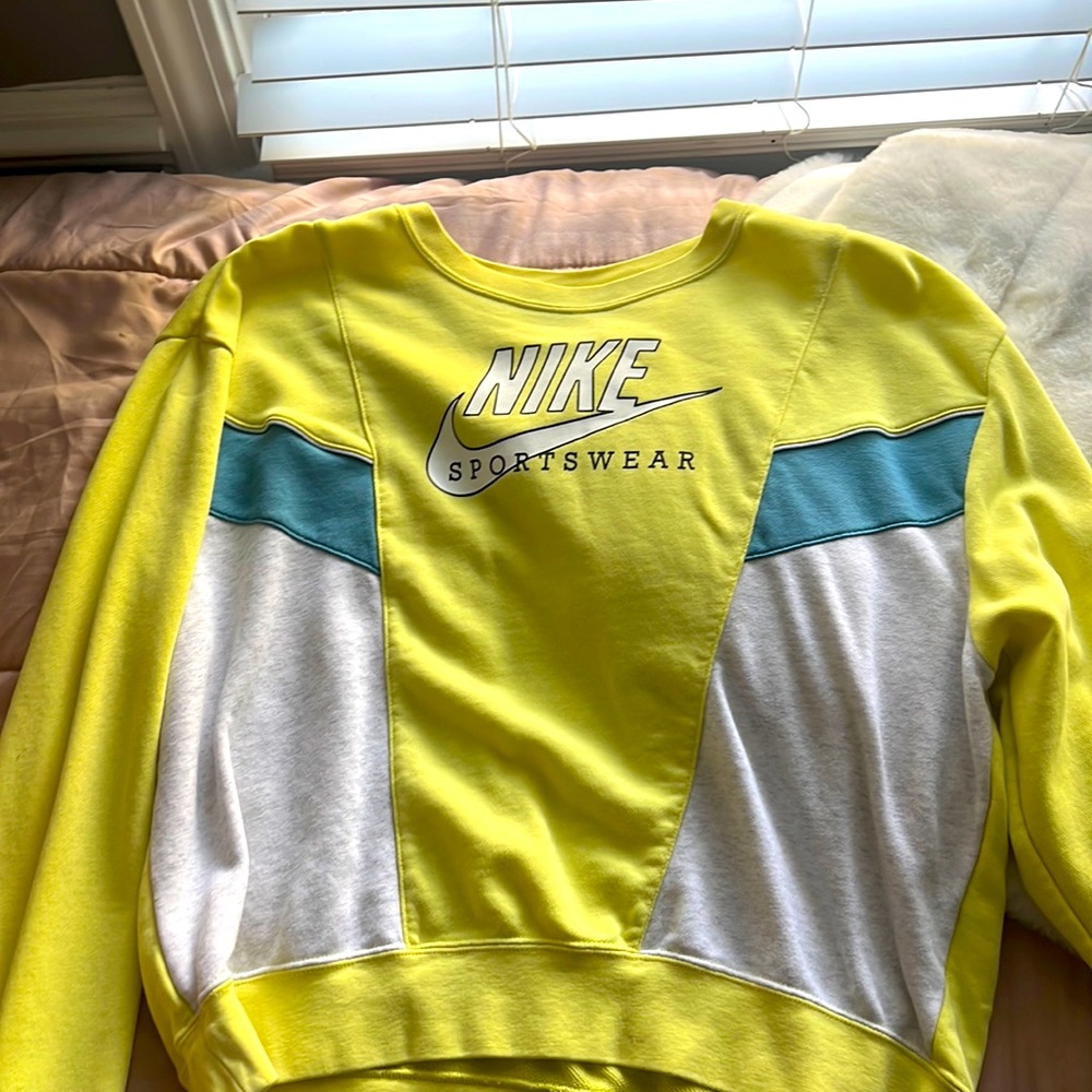 Nike sweatshirt